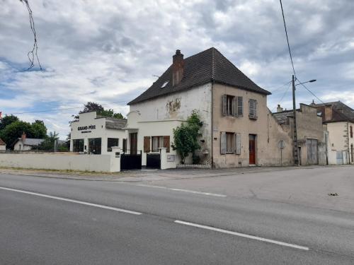Saint-Gérand-le-Puy Allier restaurant #6535306