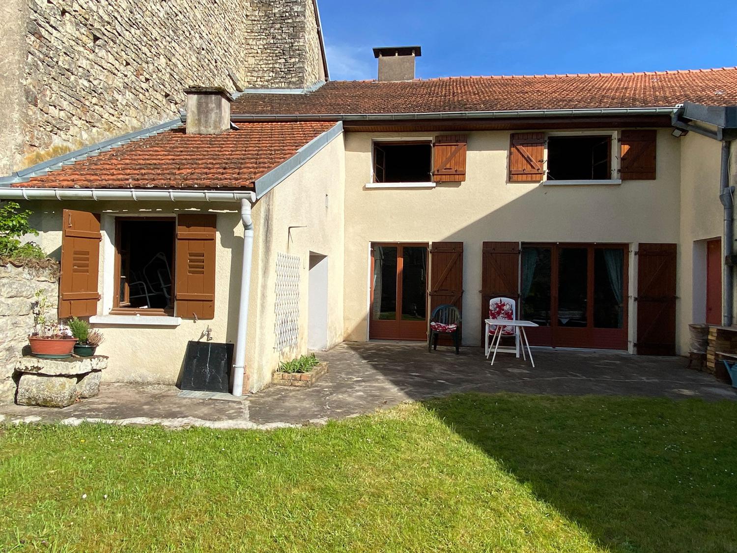 te koop dorpshuis Jussey Haute-Saône 39