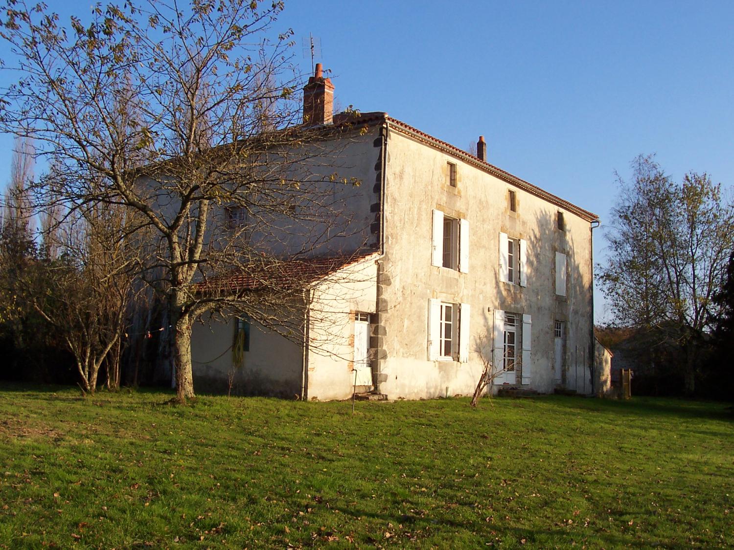  te koop vrijstaand huis Abzac Charente 1