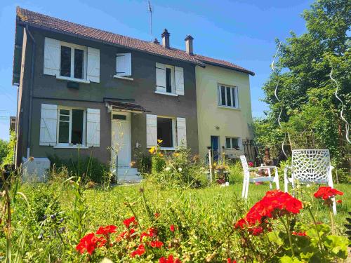 Saint-Honoré-Les-Bains Nièvre huis foto 6952056