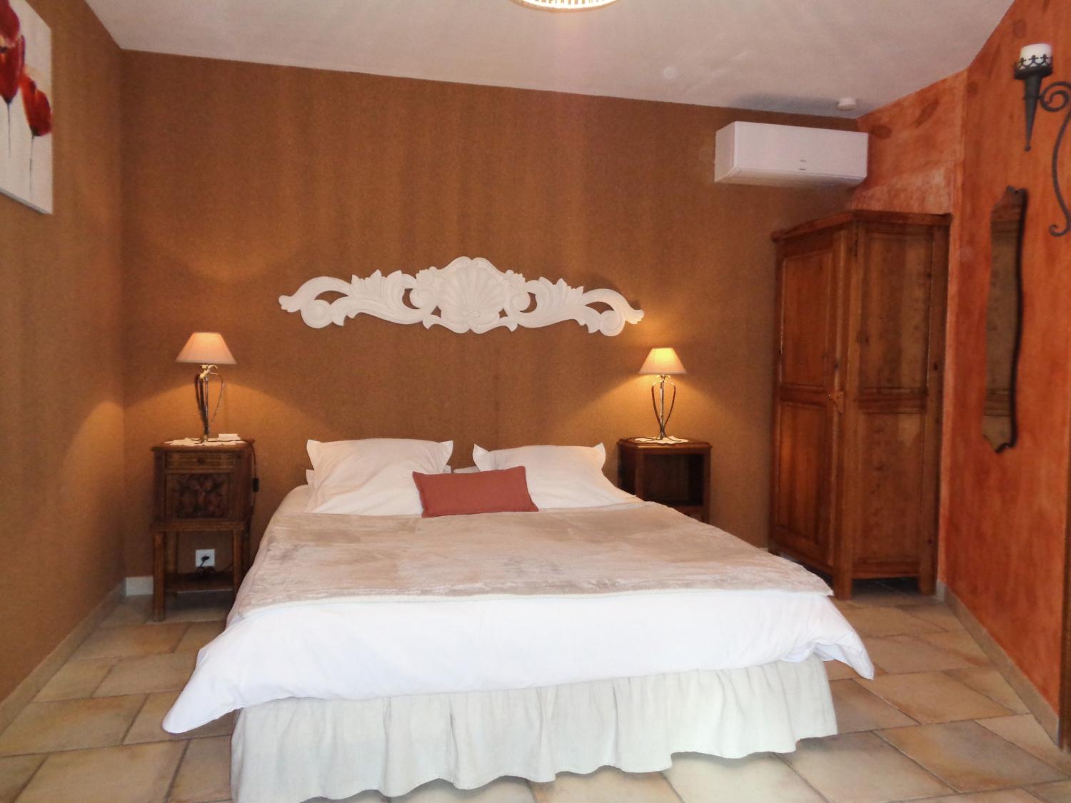  te koop gîtes/ chambres d'hôtes Lacoste Vaucluse 6