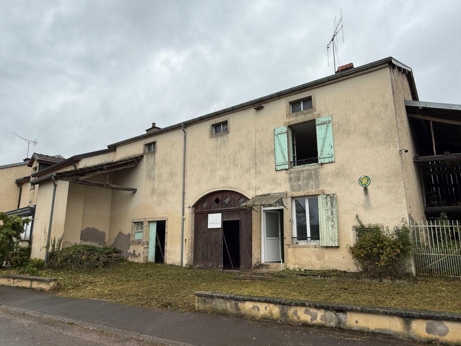 te koop dorpsboerderij Jussey Haute-Saône 1