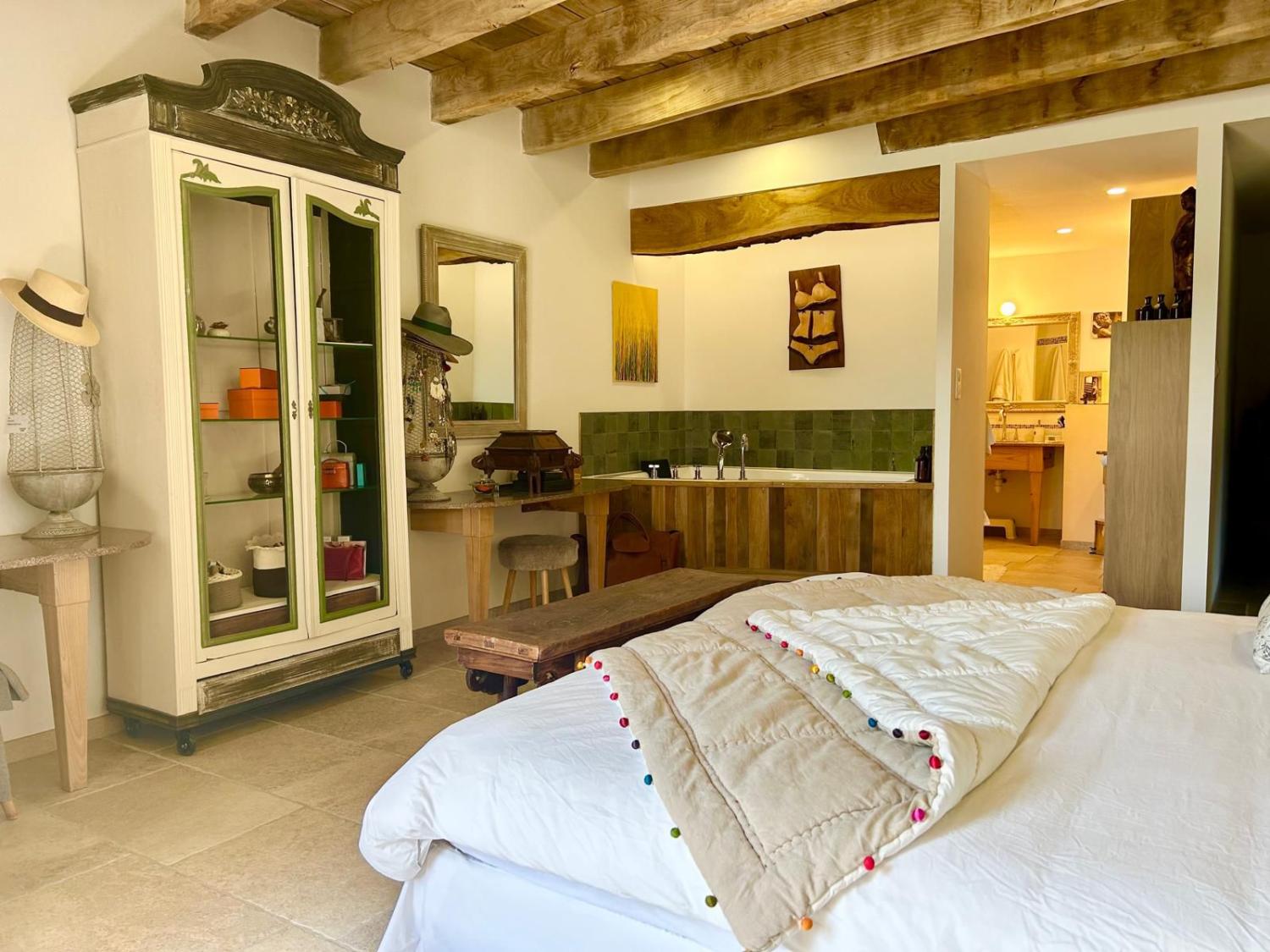 te koop gîtes/ chambres d'hôtes Rancon Haute-Vienne 15