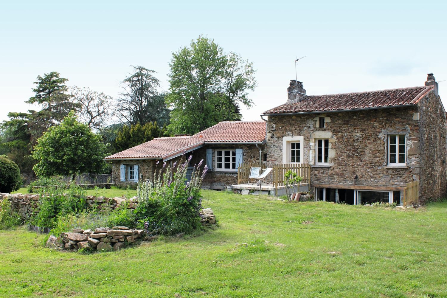  te koop gîtes/ chambres d'hôtes Rancon Haute-Vienne 16