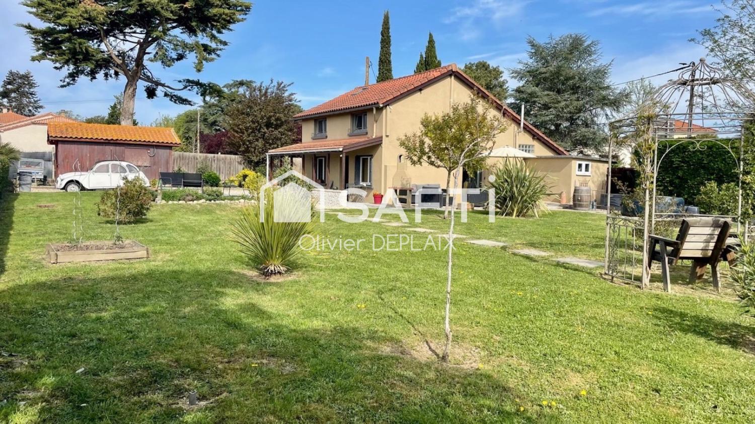  te koop vrijstaand huis Francescas Lot-et-Garonne 1