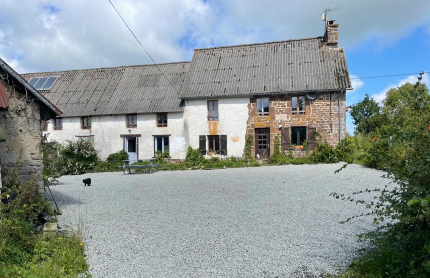  te koop vrijstaand huis Le Guislain Manche 11