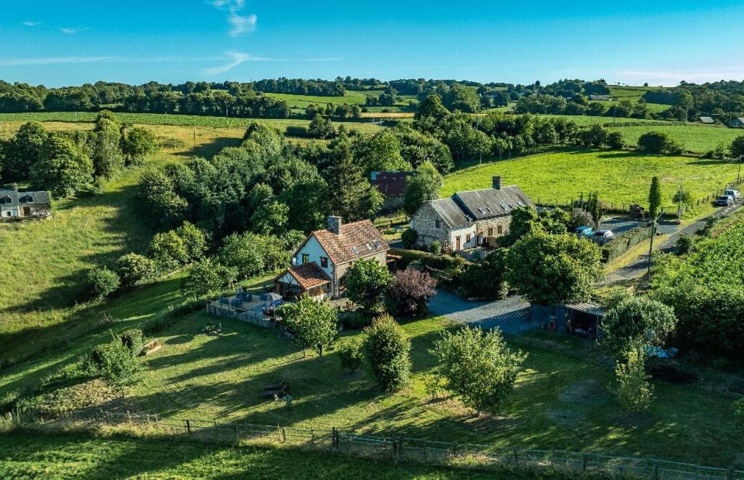  te koop huis met gîte Saint-Hilaire-du-Harcouët Manche 2
