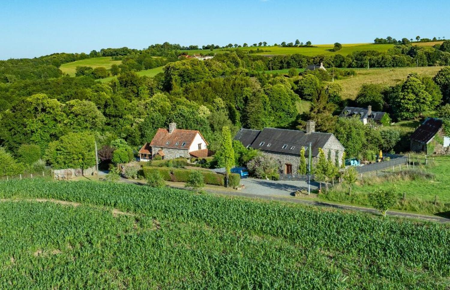  te koop huis met gîte Saint-Hilaire-du-Harcouët Manche 1