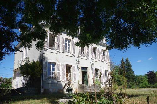Châtillon-en-Bazois Nièvre herenhuis foto 7113440