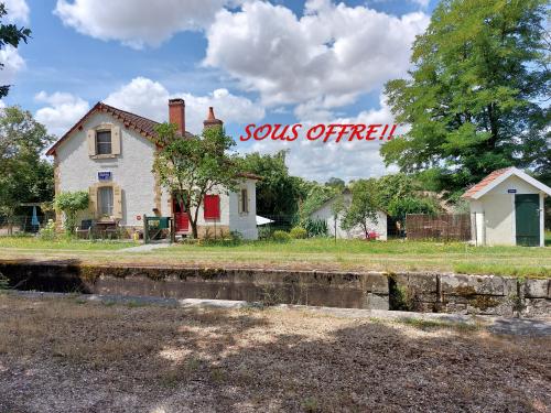 Épineuil-le-Fleuriel Cher huis foto 7049198