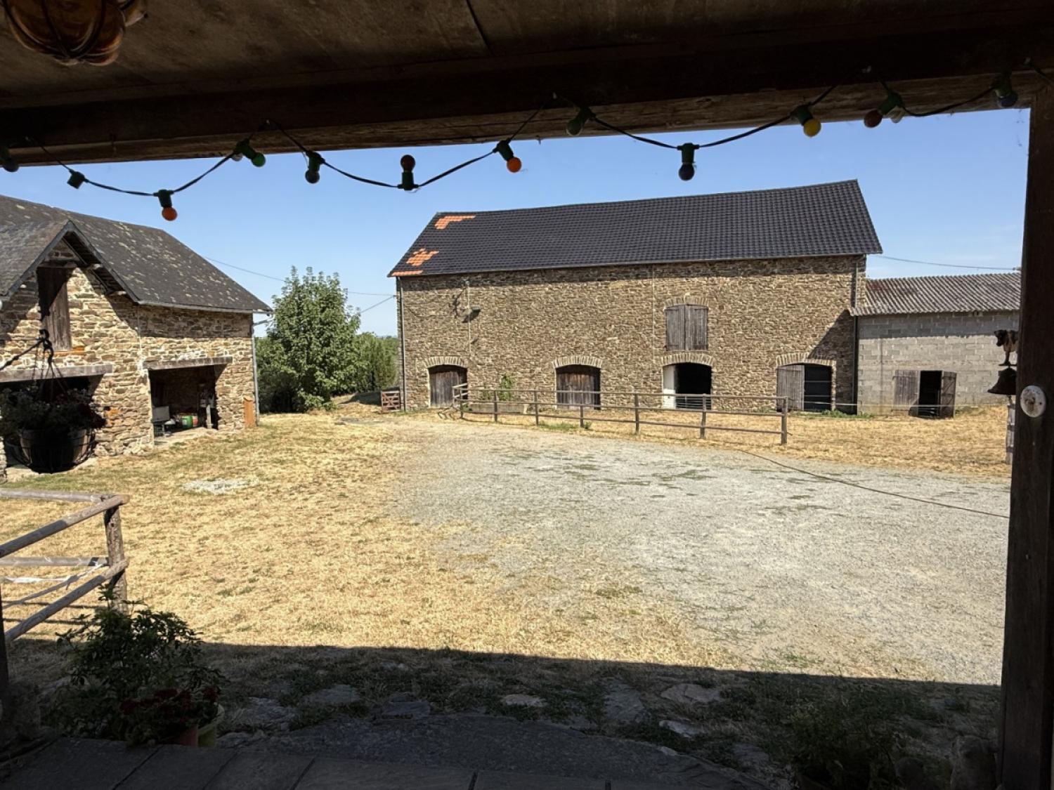 te koop boerderij Saint-Pardoux-Corbier Corrèze 2