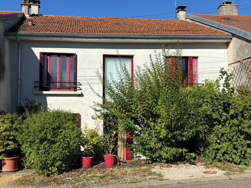 Bourbonne-les-Bains Haute-Marne dorpshuis foto