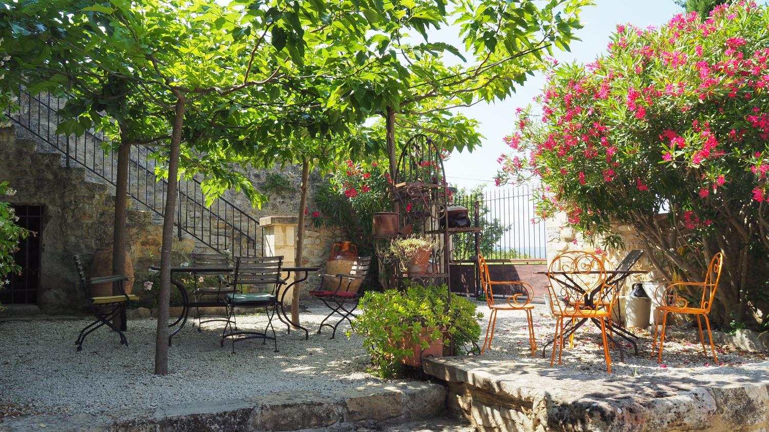 te koop vrijstaand huis Barjac Gard 12