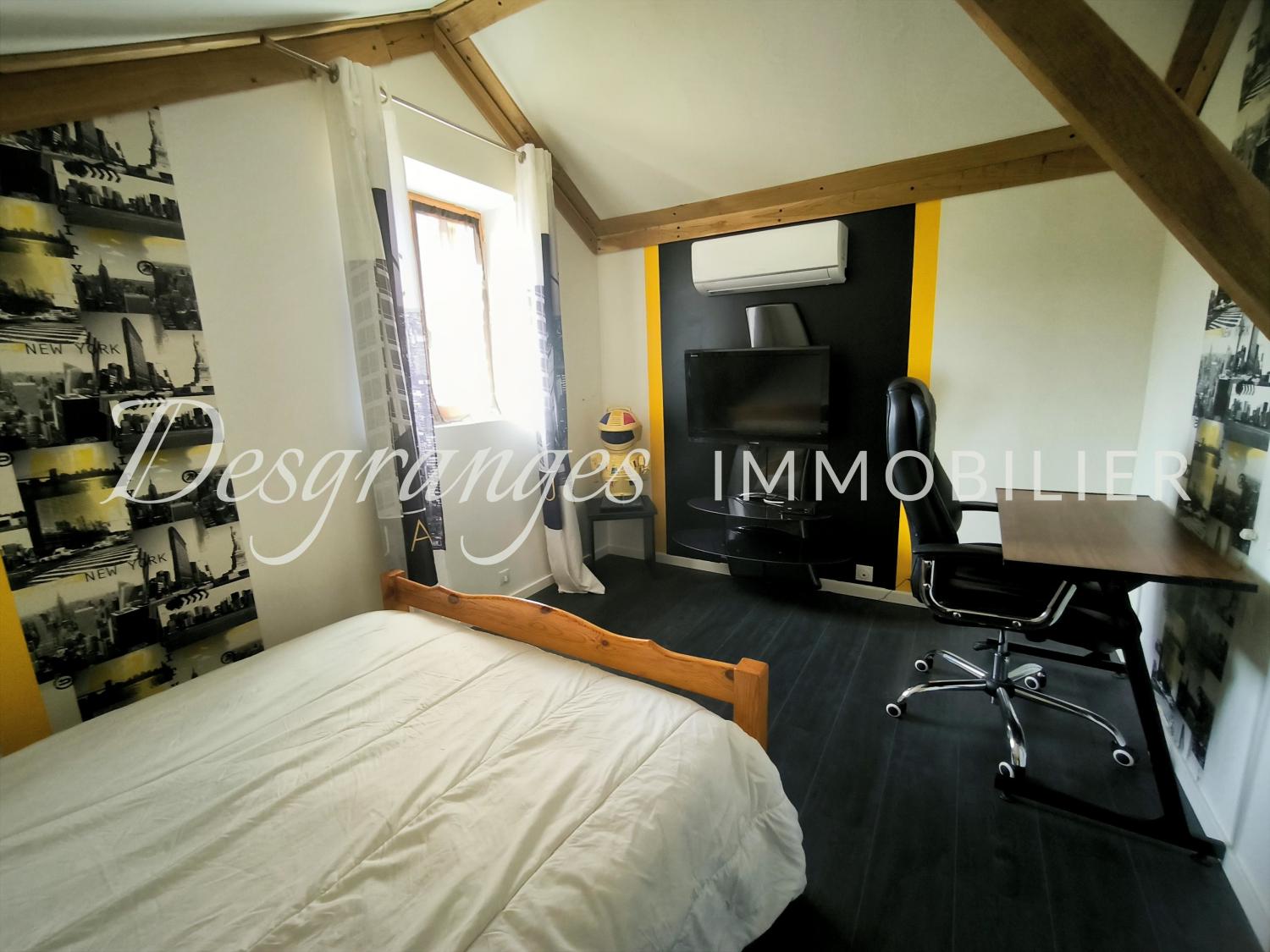  te koop vrijstaand huis Saint-Cyr-les-Champagnes Dordogne 17