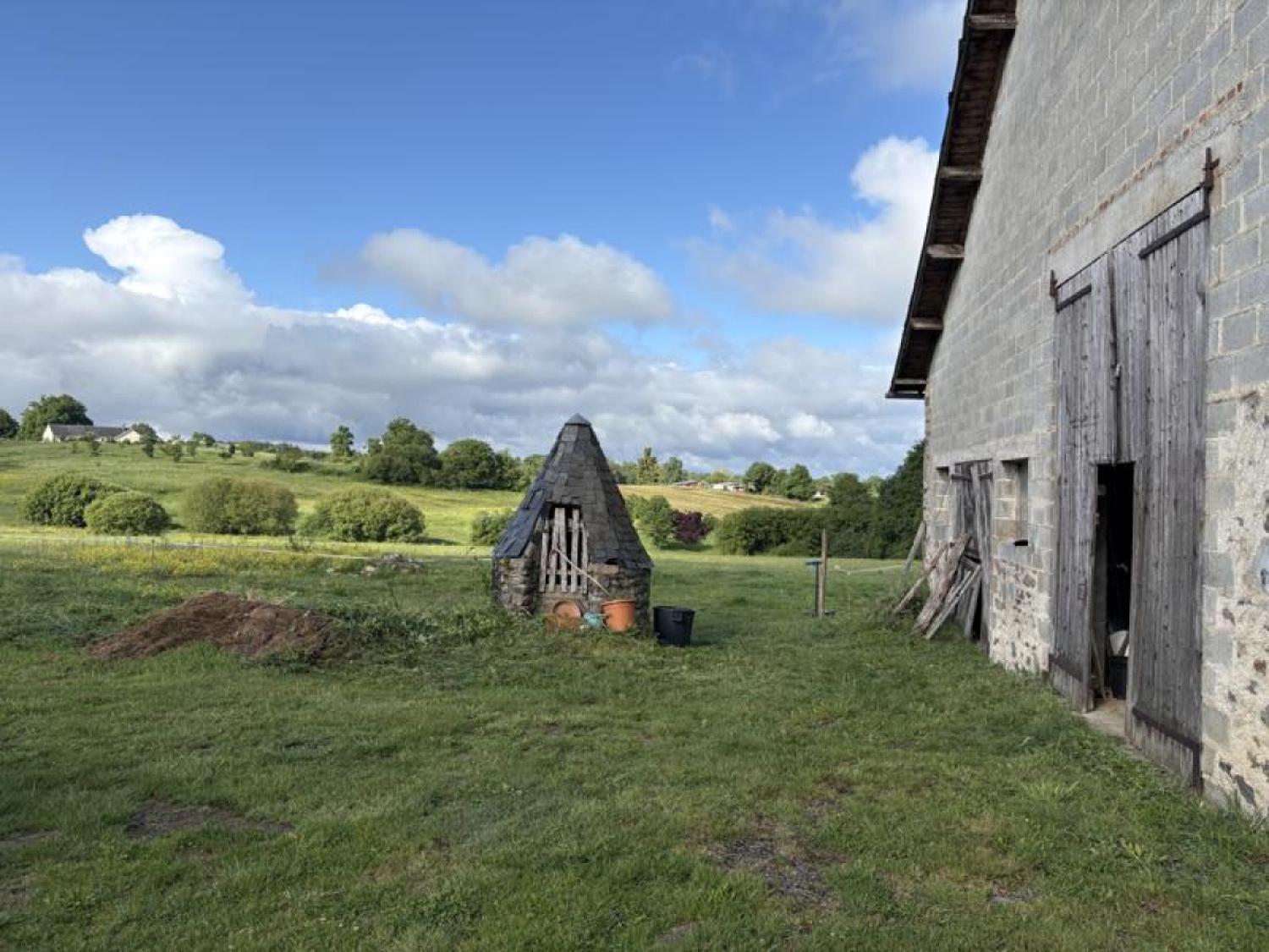  te koop vrijstaand huis Lubersac Corrèze 23