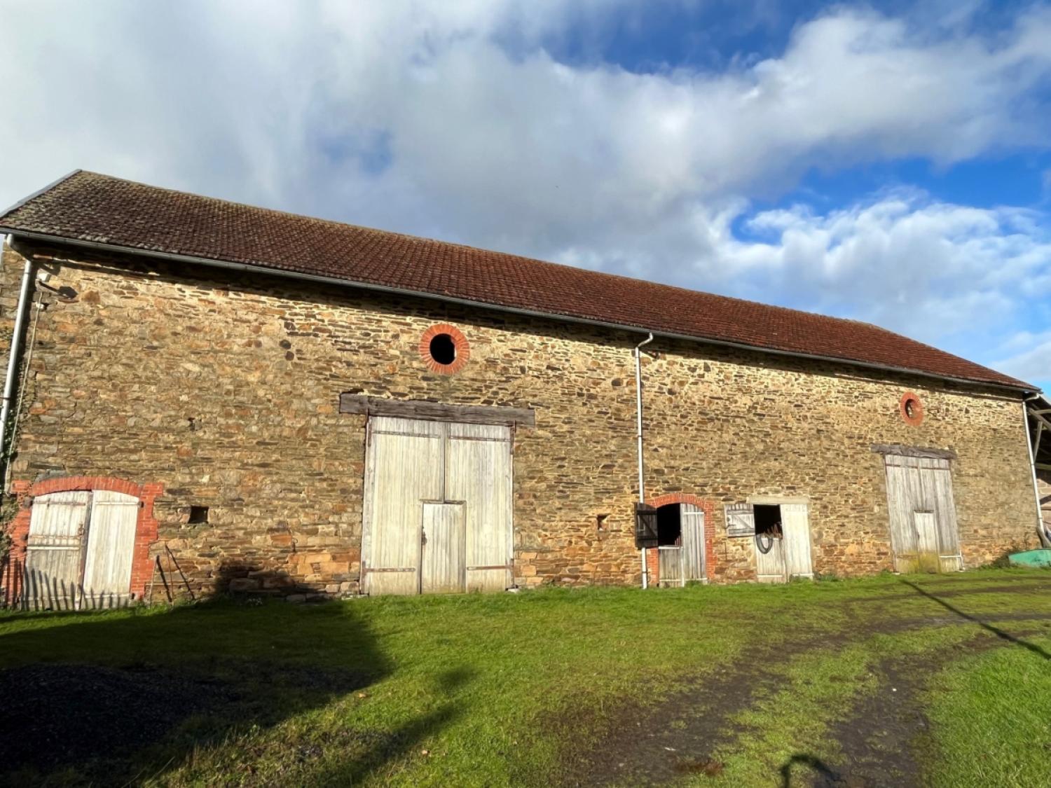  te koop boerderij Saint-Yrieix-la-Perche Haute-Vienne 2