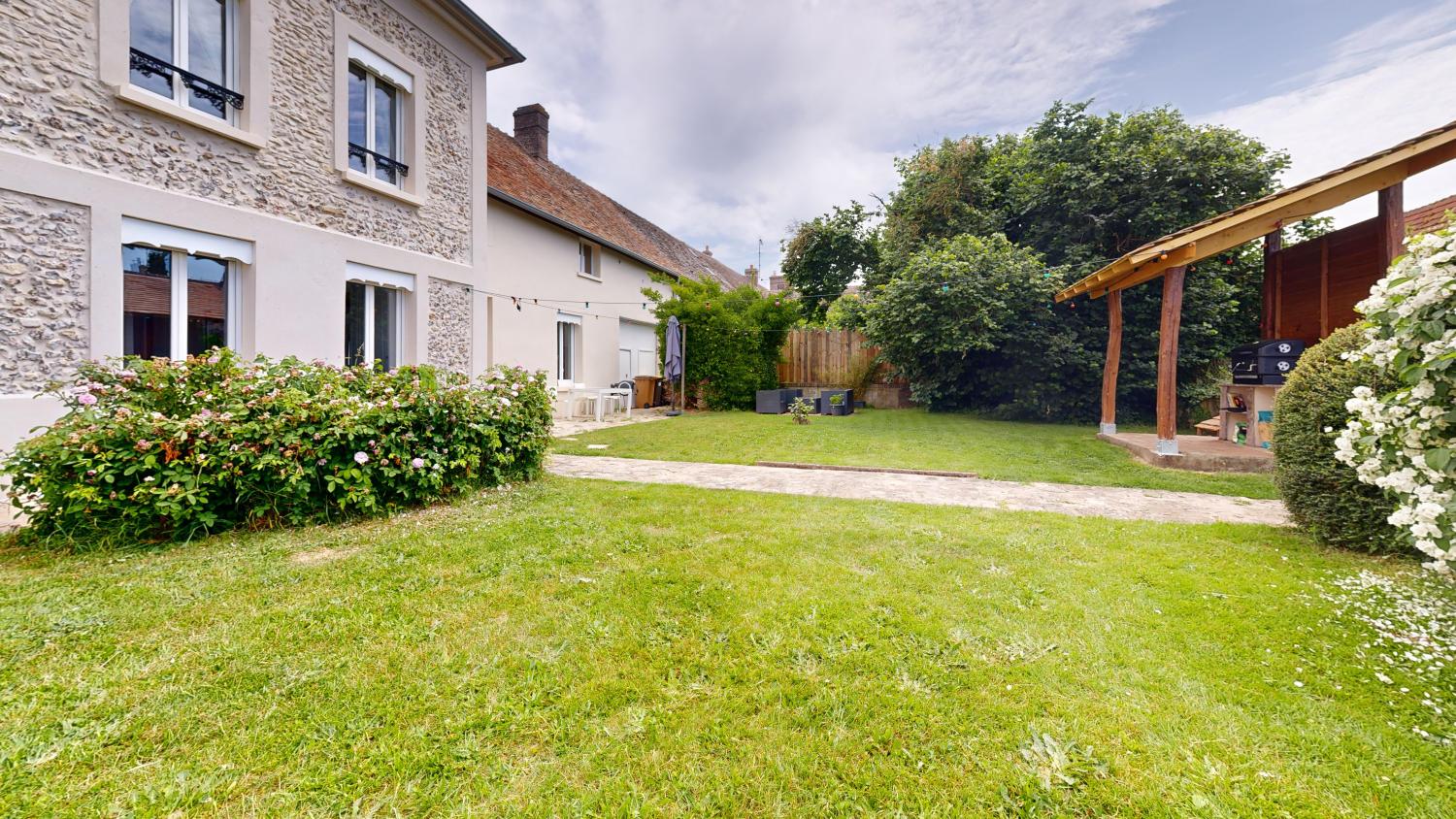 te koop stadshuis Broué Eure-et-Loir 1