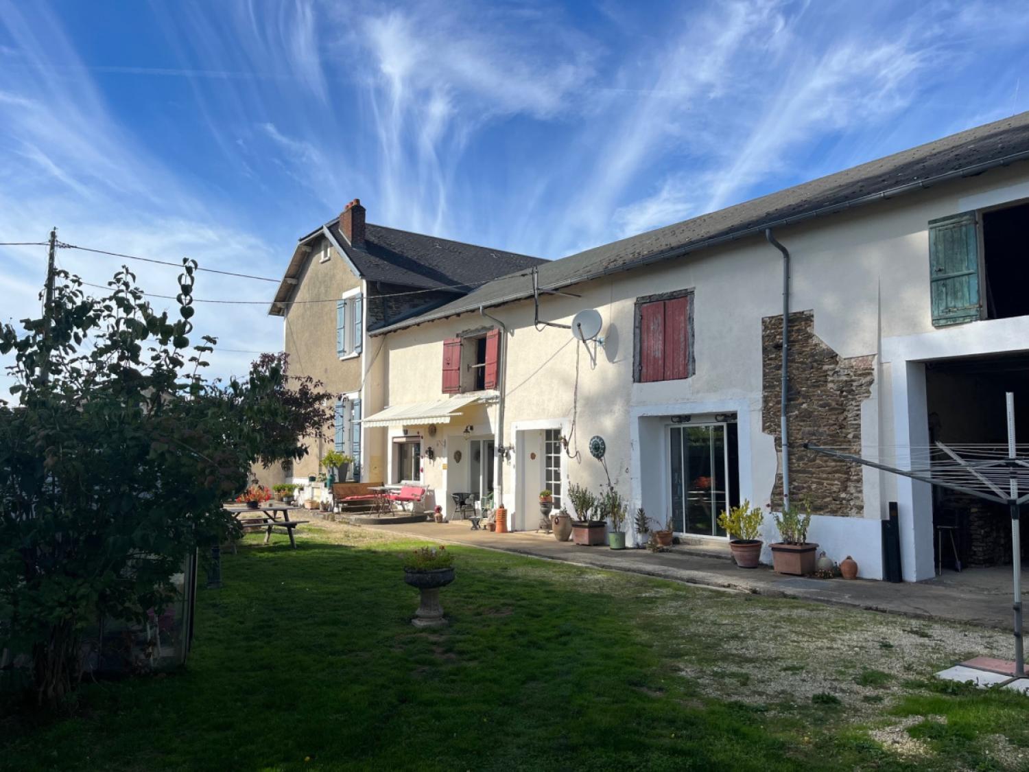  te koop gîtes/ chambres d'hôtes La Coquille Dordogne 1