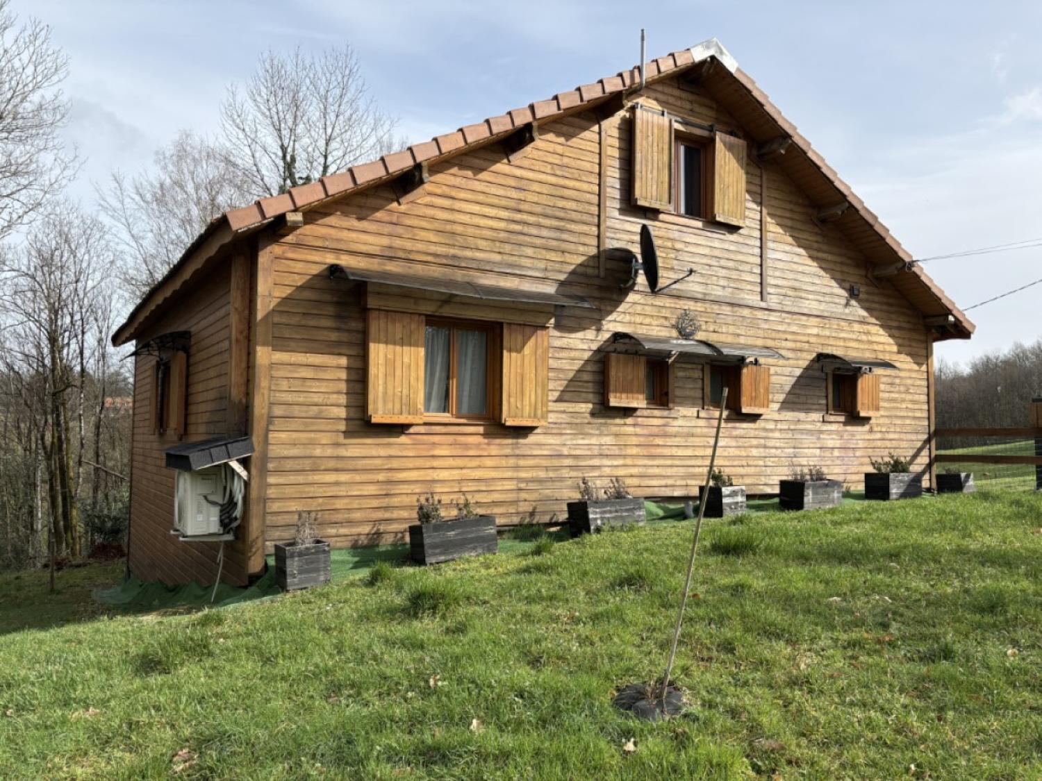  te koop chalet Saint-Cyr-les-Champagnes Dordogne 2
