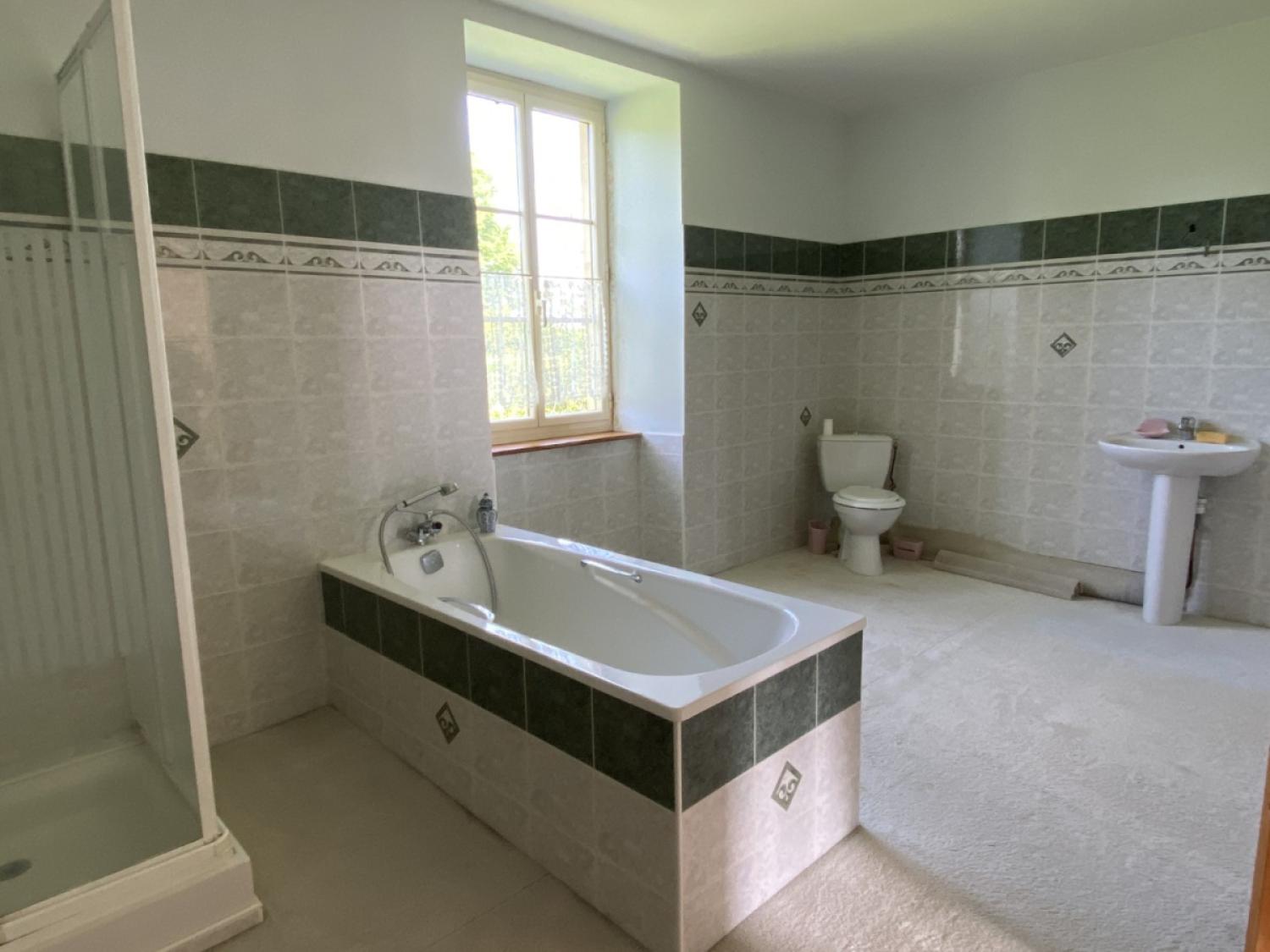 te koop vrijstaand huis Juillac Corrèze 12