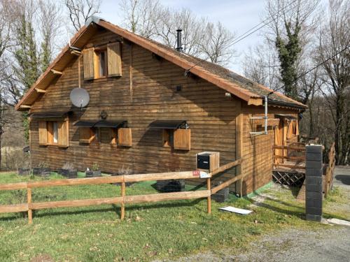 Saint-Cyr-les-Champagnes Dordogne chalet foto 7365103