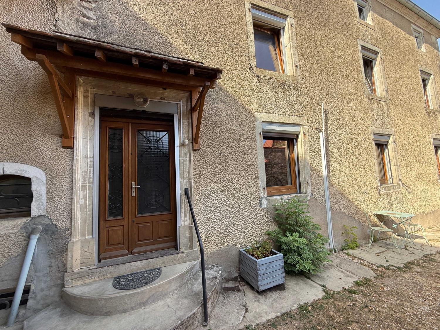 te koop dorpsboerderij Melay Haute-Marne 33