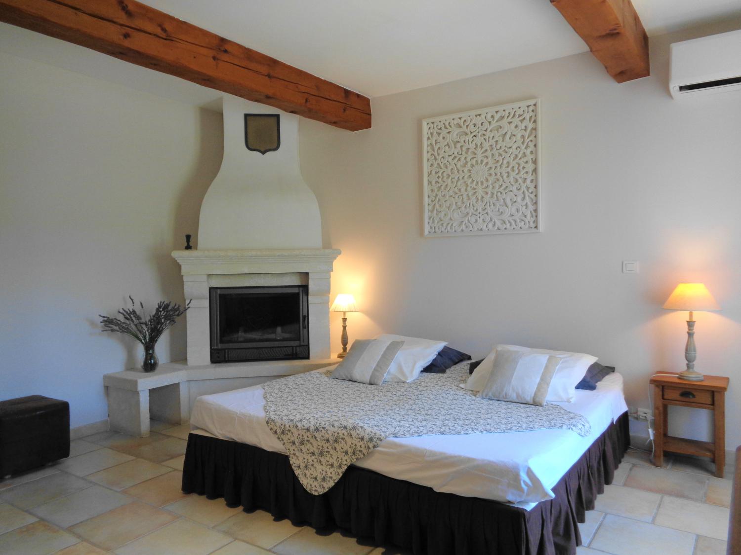  te koop gîtes/ chambres d'hôtes Lacoste Vaucluse 3