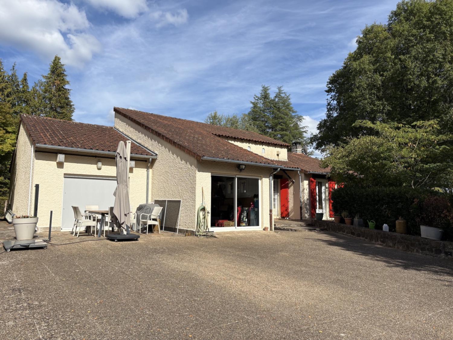 te koop vrijstaand huis Château-Chervix Haute-Vienne 2