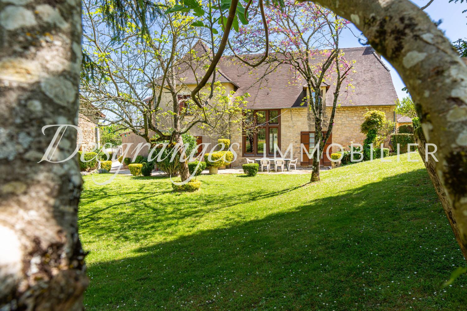 te koop landgoed Hautefort Dordogne 2