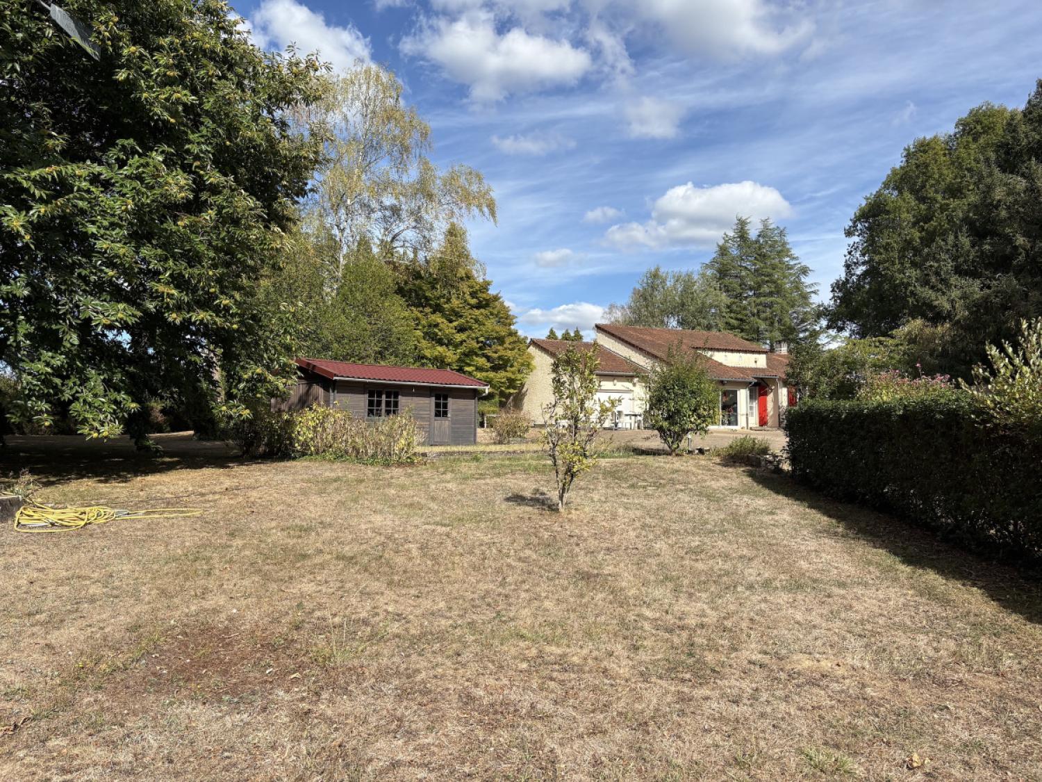 te koop vrijstaand huis Château-Chervix Haute-Vienne 17