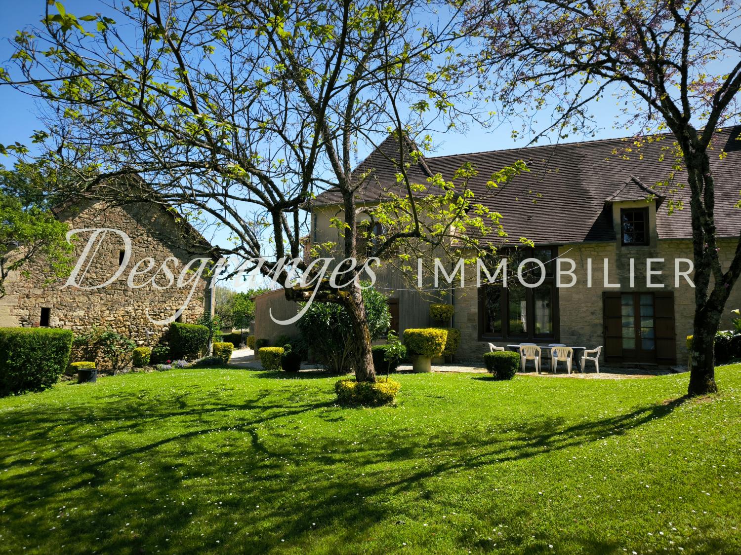 te koop landgoed Hautefort Dordogne 23