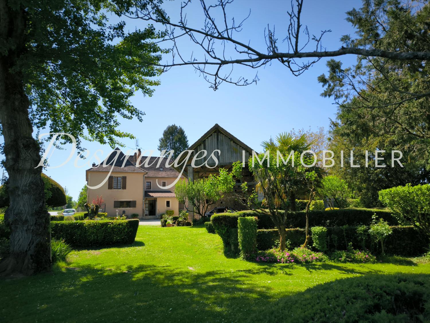 te koop landgoed Hautefort Dordogne 18